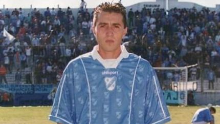 Elbio Maciel se formó profesionalmente en las inferiores del Gasolero. Elbio Maciel se formó profesionalmente en las inferiores del Gasolero.