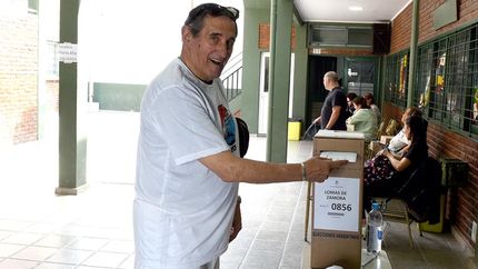 Cumpliendo con su deber a pesar de no tener la obligación.