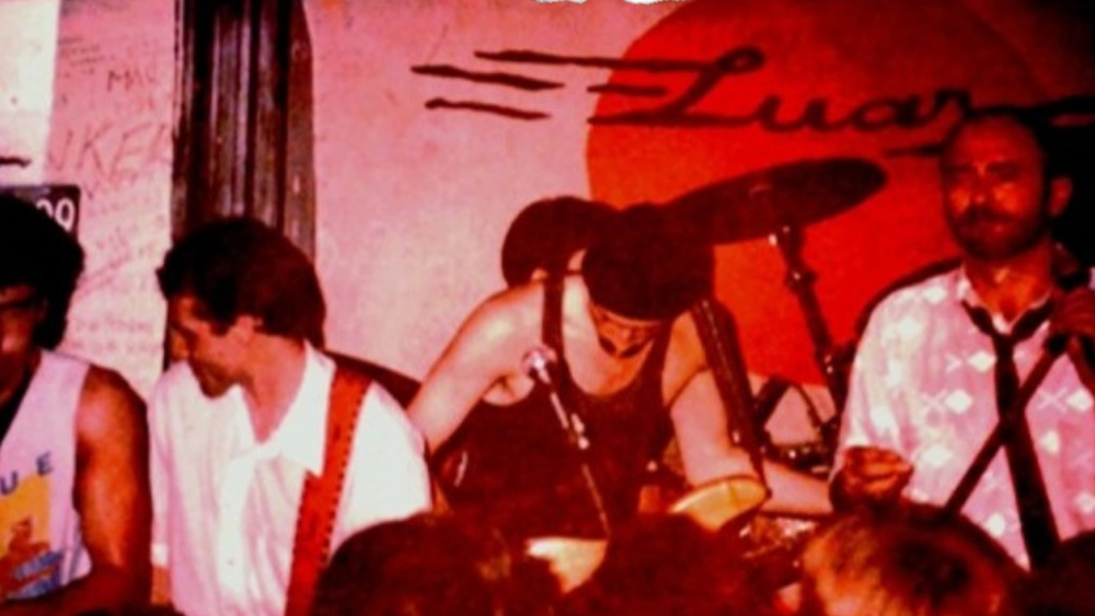 Cuando el Indio Solari tocó en Lomas: bares y discotecas por donde pasó el héroe del rock nacional. Cuando el Indio Solari tocó en Lomas: bares y discotecas por donde pasó el héroe del rock nacional.