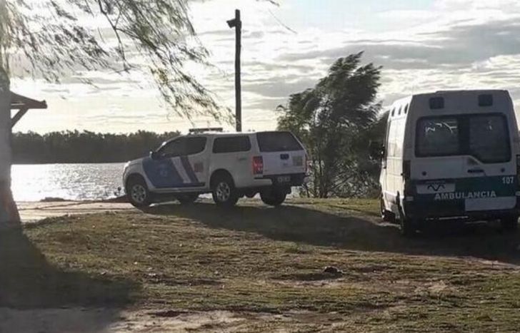 Efectivos de Prefectura Naval de Goya encabezan el opearativo.