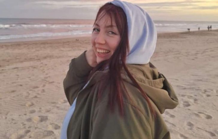 Dana tiene 28 años y estaba de vacaciones con su pareja.