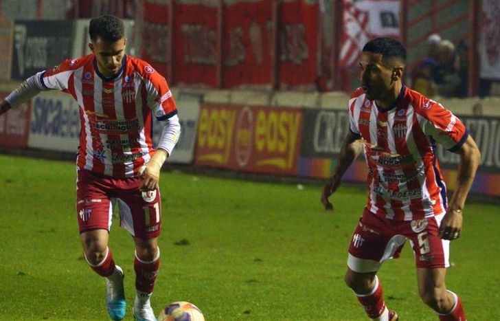 Talleres no pudo quebrar a la Academia.