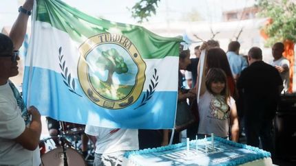 Turdera cumplió 50 años y ya tiene su propia bandera creada por una adolescente.