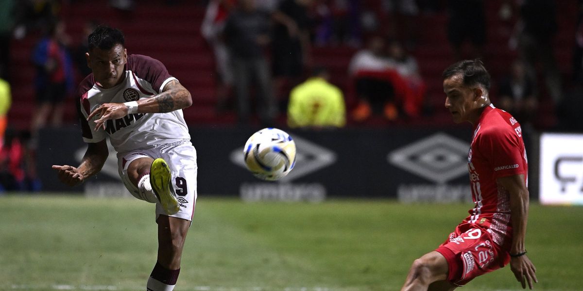 Walter Bou será baja en Lanús por tres semanas.