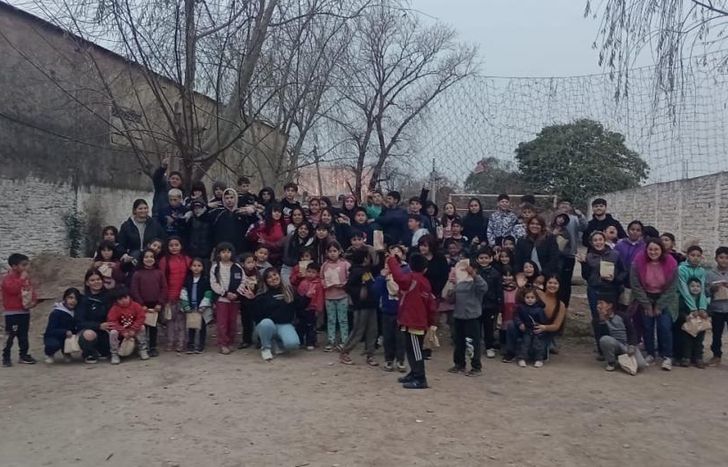 También van a recibir en el colegio, donaciones para chicos de Quilmes.