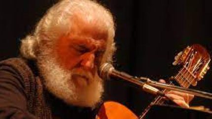 el pesimo momento de jose larralde: estoy rascando.