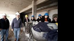 “La obra es símbolo de inclusión y de educación pública”, destacó cascallares tras la recorrida junto a estudiantes.