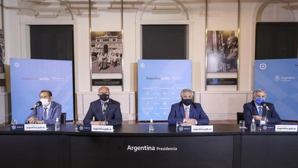 Estuvo acompañado por gobernadores.