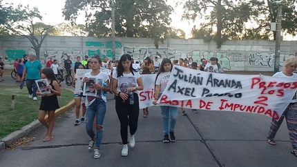 Marcharon en el lugar donde fue asesinado Ariel Gómez en Llavallol. Marcharon en el lugar donde fue asesinado Ariel Gómez en Llavallol.