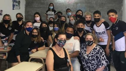 Visitaron a los chicos que trabajaron para ayudar.