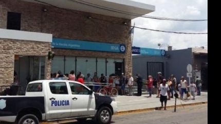 sucedió esta mañana en una entidad bancaria de Isidro Casanova.