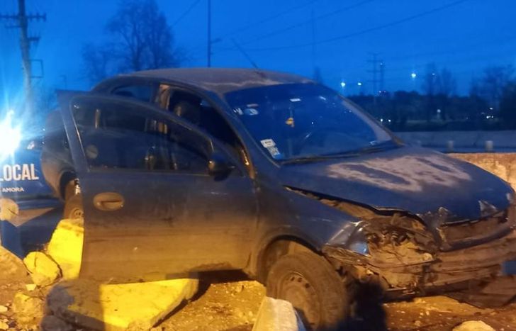 Así quedó el auto tras el violento impacto.