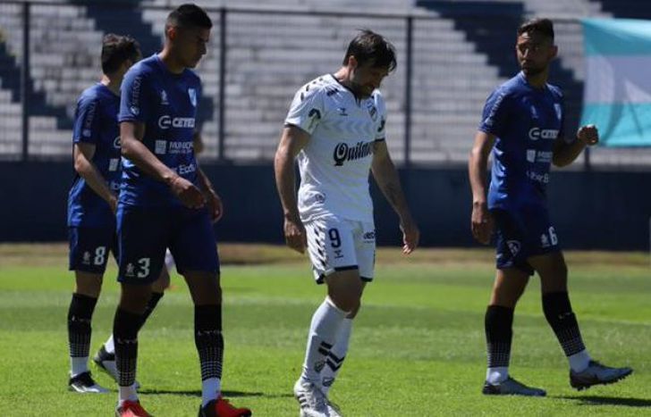 Los centrales no le dieron chances a Pavone.