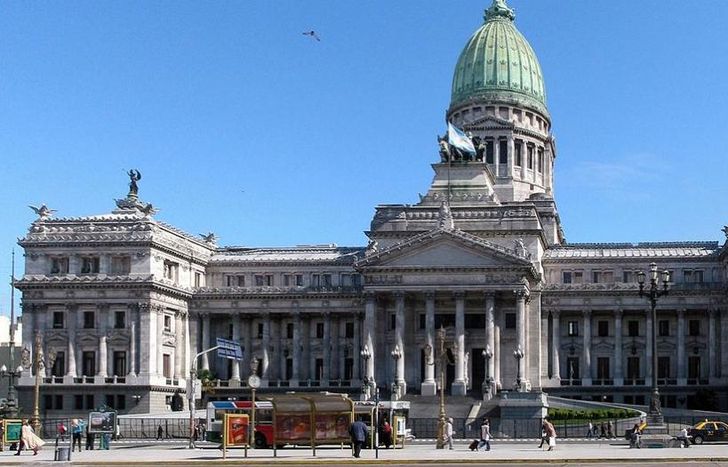 El DNU de Javier Milei ya entró al Congreso de la Nación, vía Cámara de Senadores.
