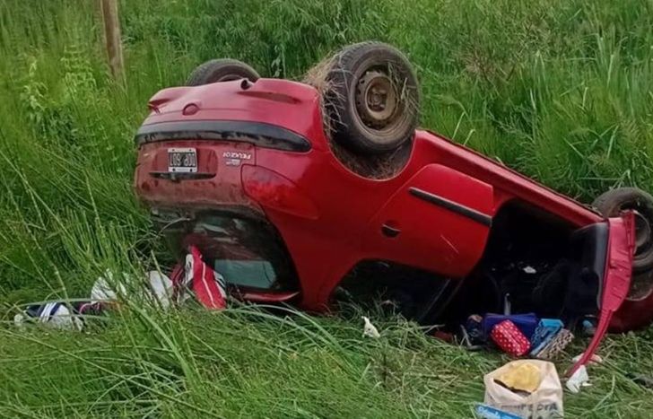 Así quedó el auto de la familia de Llavallol.