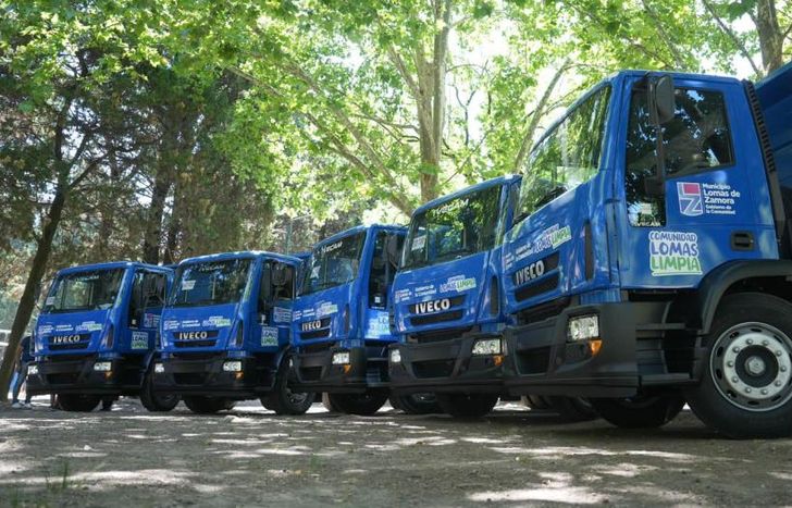 Entregaron cinco camiones a los trabajadores de Comunidad Lomas Limpia.