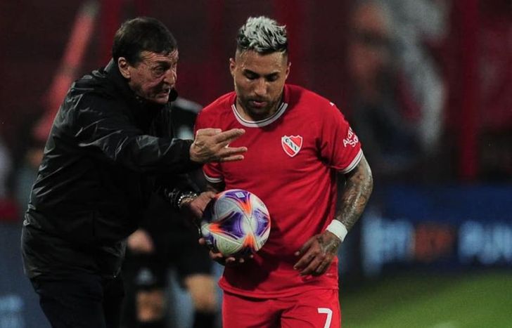 Falcioni ya lo dirigió en el Rojo.