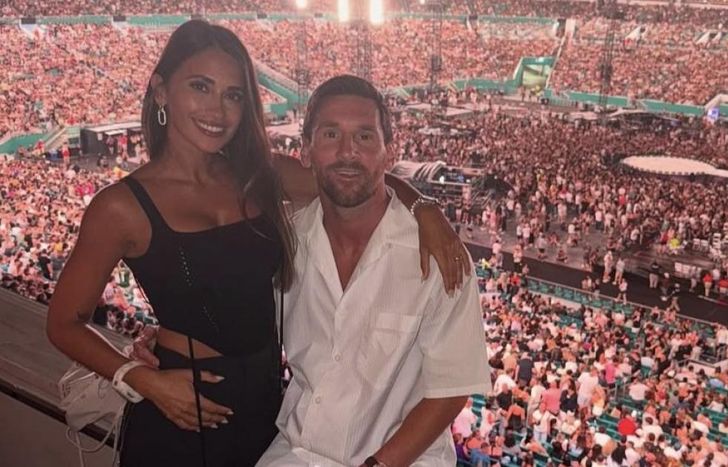 Antonela Roccuzzo y Lionel Messi, en un show de Coldplay.