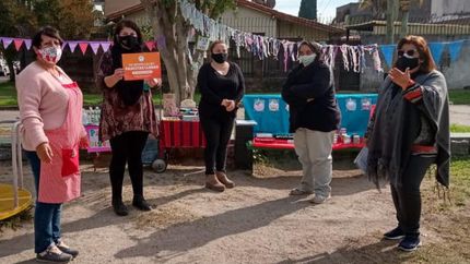 Apoyando el trabajo de las emprendedoras. Apoyando el trabajo de las emprendedoras.