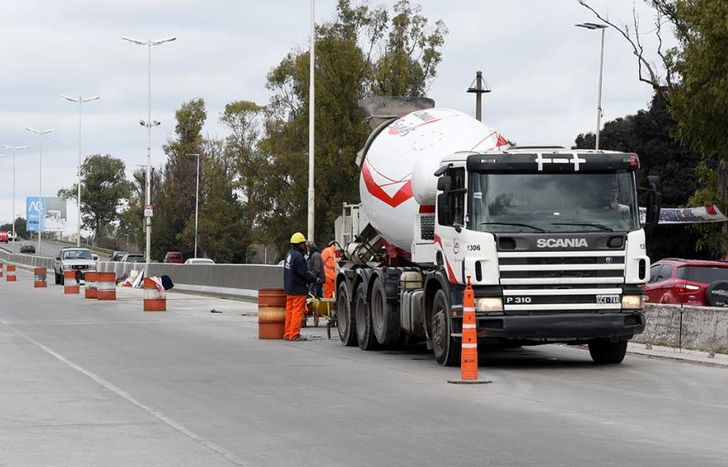 Trabajan en la zona comprendida entre el Puente Llavallol y el Cruce de Lomas.
