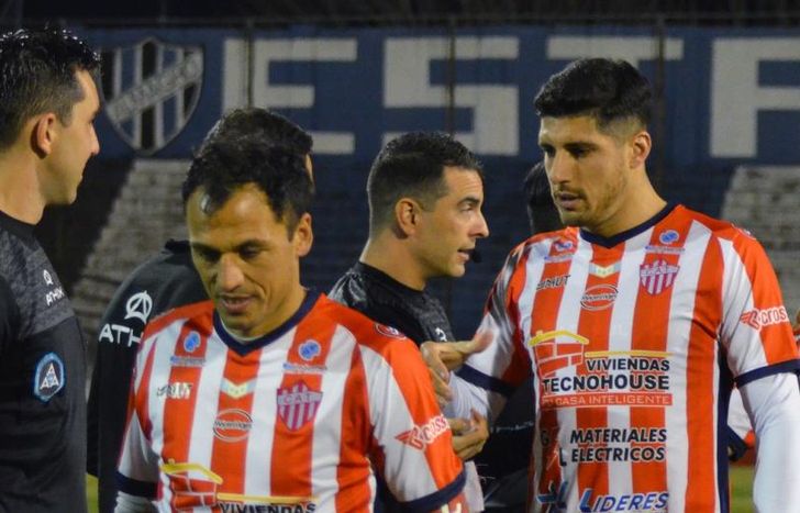 Enrique y Monserrat están lesionados.