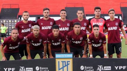 Lanús presentó un once repleto de juveniles. Lanús presentó un once repleto de juveniles.