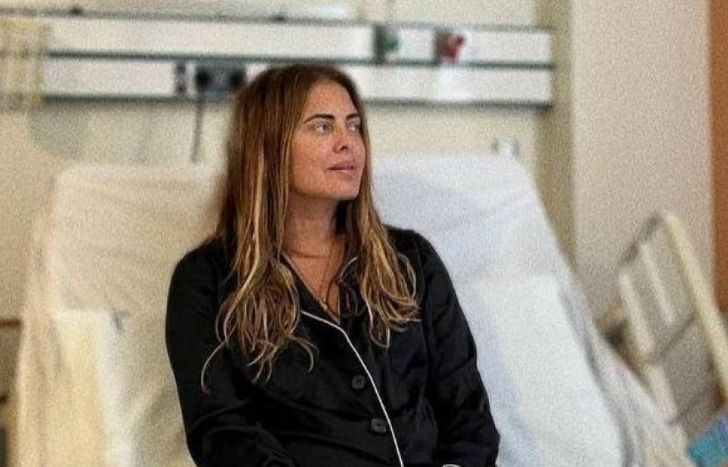 La rosarina sigue internada.