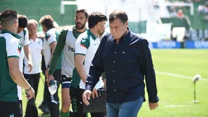 falcioni pidio la suspension de la superliga
