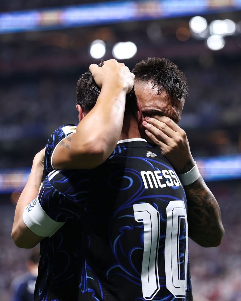 Las lágrimas de Lautaro Martínez y Lionel Messi. La Selección Argentina es finalista.