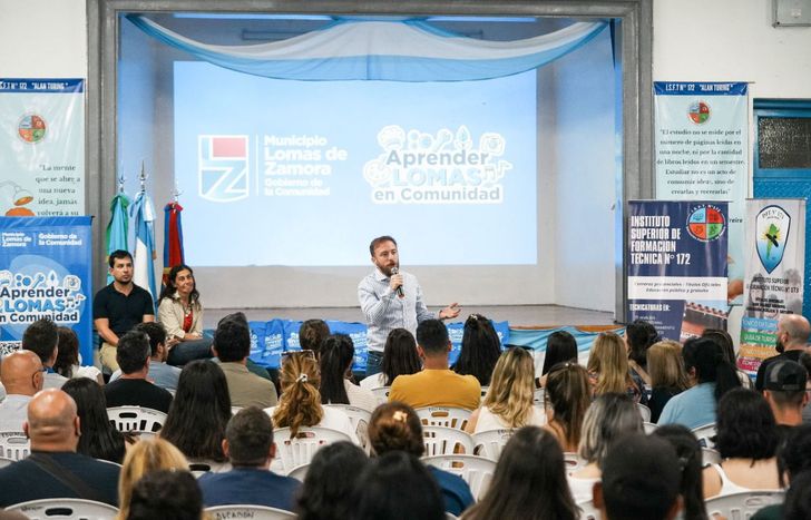 Otermín presentó las nuevas propuestas formativas para el próximo ciclo lectivo en Lomas.&nbsp;