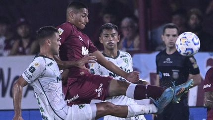 Debut frente a Sarmiento.
