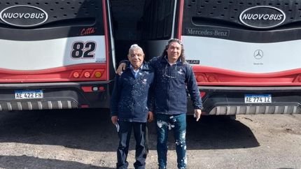 Amigos y compañeros de trabajo apasionados por el manejo del transporte público. Amigos y compañeros de trabajo apasionados por el manejo del transporte público.