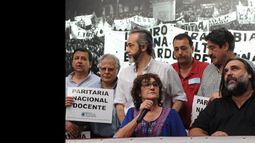 Docentes advirtieron un posible paro en abril si no hay acuerdo
