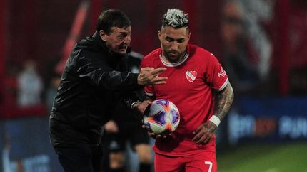 Falcioni ya lo dirigió en el Rojo.