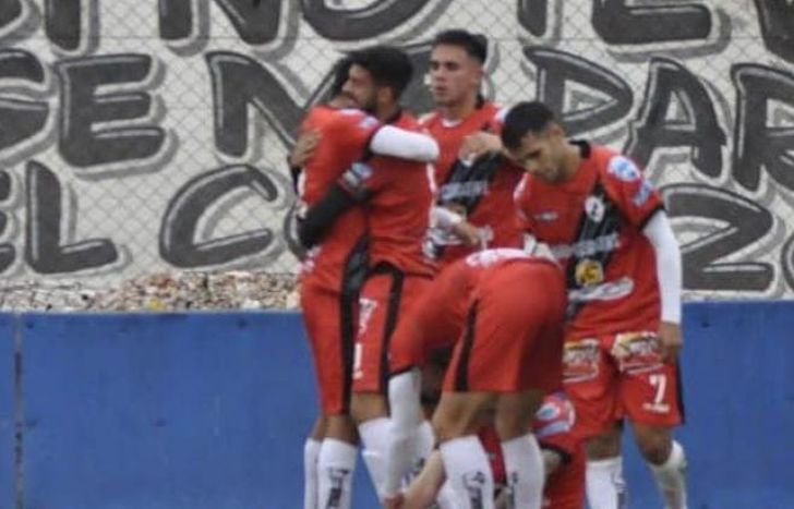 Claypole volvió al triunfo como visitante.