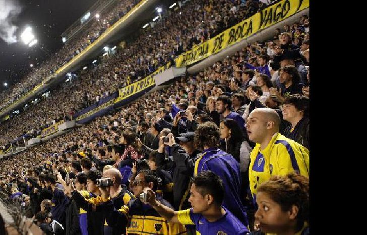 Hubo protestas de los hinchas que se quedaron sin entradas.