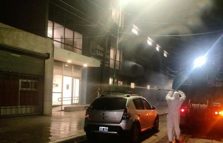 Los operativos de desinfección continúan en todos los barrios.