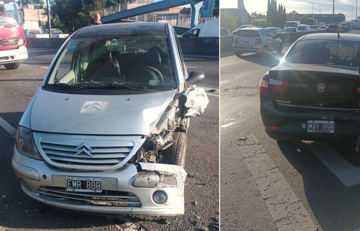 Los vehículos quedaron dañados por el impacto.