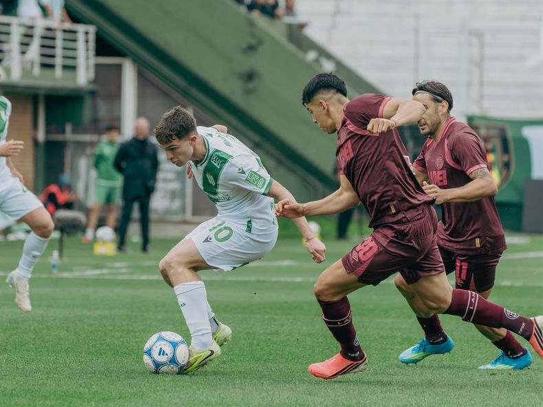 Banfield y Lanús se miden en una nueva edición del Clásico del Sur.