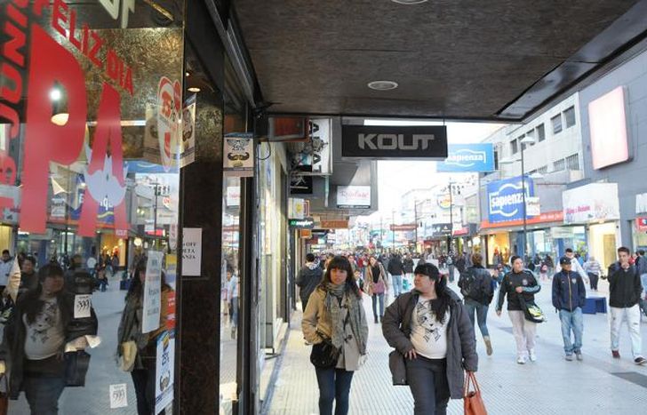 El sábado fue el día de mayor movimiento en la peatonal Laprida.