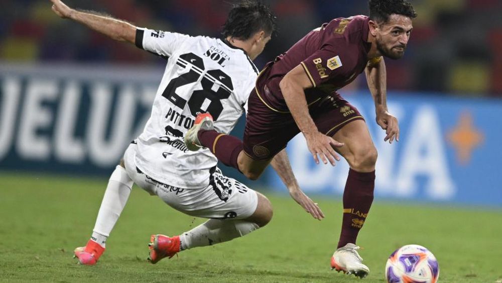 Acosta supera en la marca a Pittón.