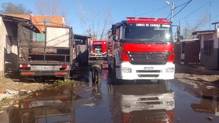 Los Bomberos de Lomas trabajaron con tres dotaciones.