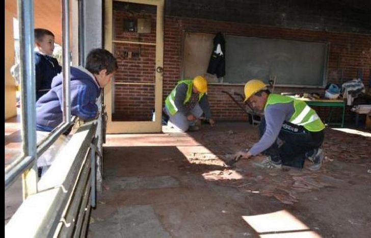 LANUS - arreglos escuelas