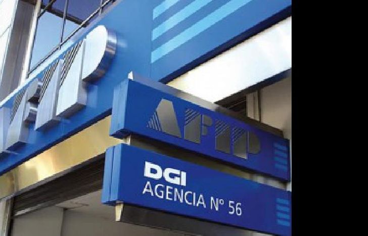 El medio aguinaldo tributará ganancias y luego AFIP definirá cómo se devuelve