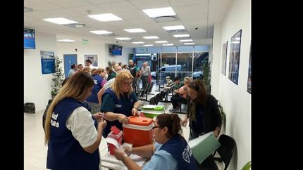 por momentos hubo largas filas para aplicarse las dosis.