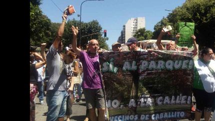 Con la prolongación de la calle, el barrio perdería unos 2 mil metros cuadrados de espacios verdes.