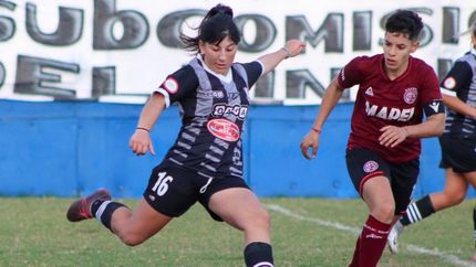 El Porvenir y Lanús arrancan su camino en el Clausura. El Porvenir y Lanús arrancan su camino en el Clausura.