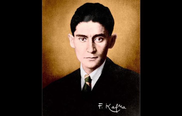 Sin imaginar estos litigios, el autor de “La metamorfosis” murió a causa de la tuberculosis en 1924, a los 40 años, y fue enterrado en Praga.