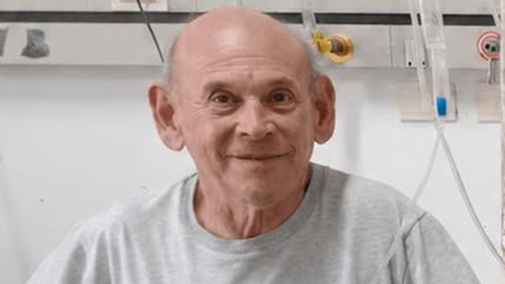 Juan tiene 75 años y un leve retraso madurativo. Juan tiene 75 años y un leve retraso madurativo.