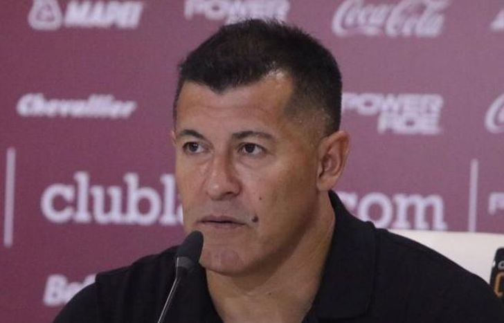 Nosotros trabajamos para intentar jugar de una manera, dijo.